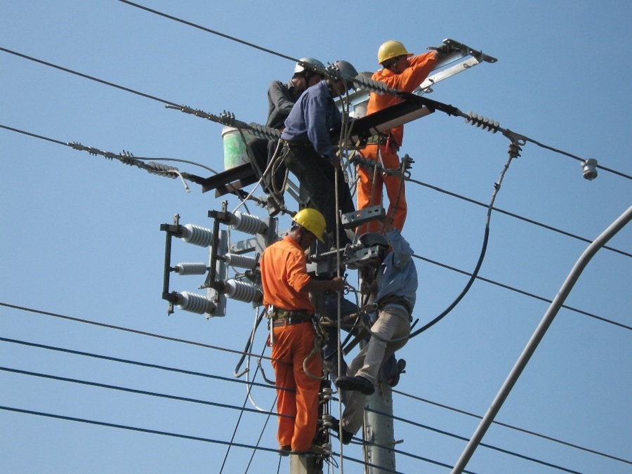 Development power grids in Hanoi and Ho Chi Minh cities