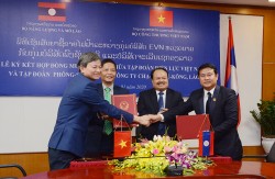 vietnam has signed contracts to import electricity from laos