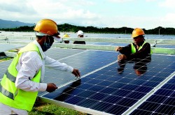 MOIT starts to inspect solar power development according to the Prime Minister’s Direction